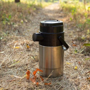 Термос "Гейзер" 2,5 л с пневмонасосом